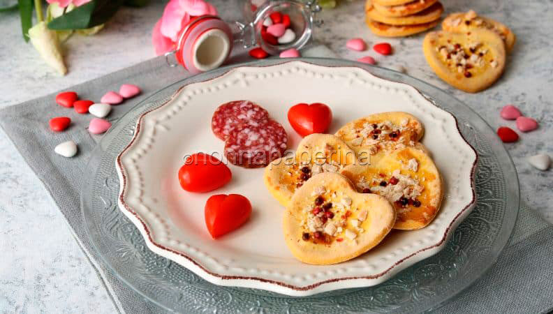 Cuoricini salati alle fave , mandorle e pepe rosa