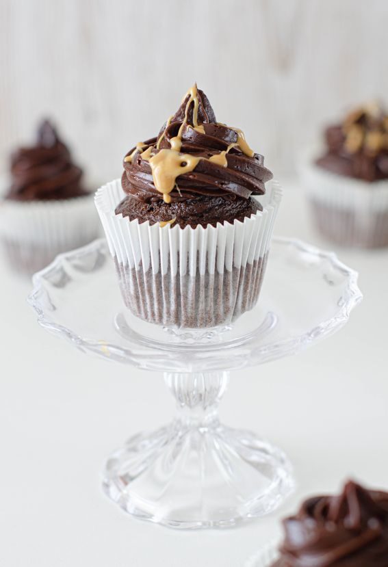 Cupcake soffici con frosting al cioccolato – senza lattosio