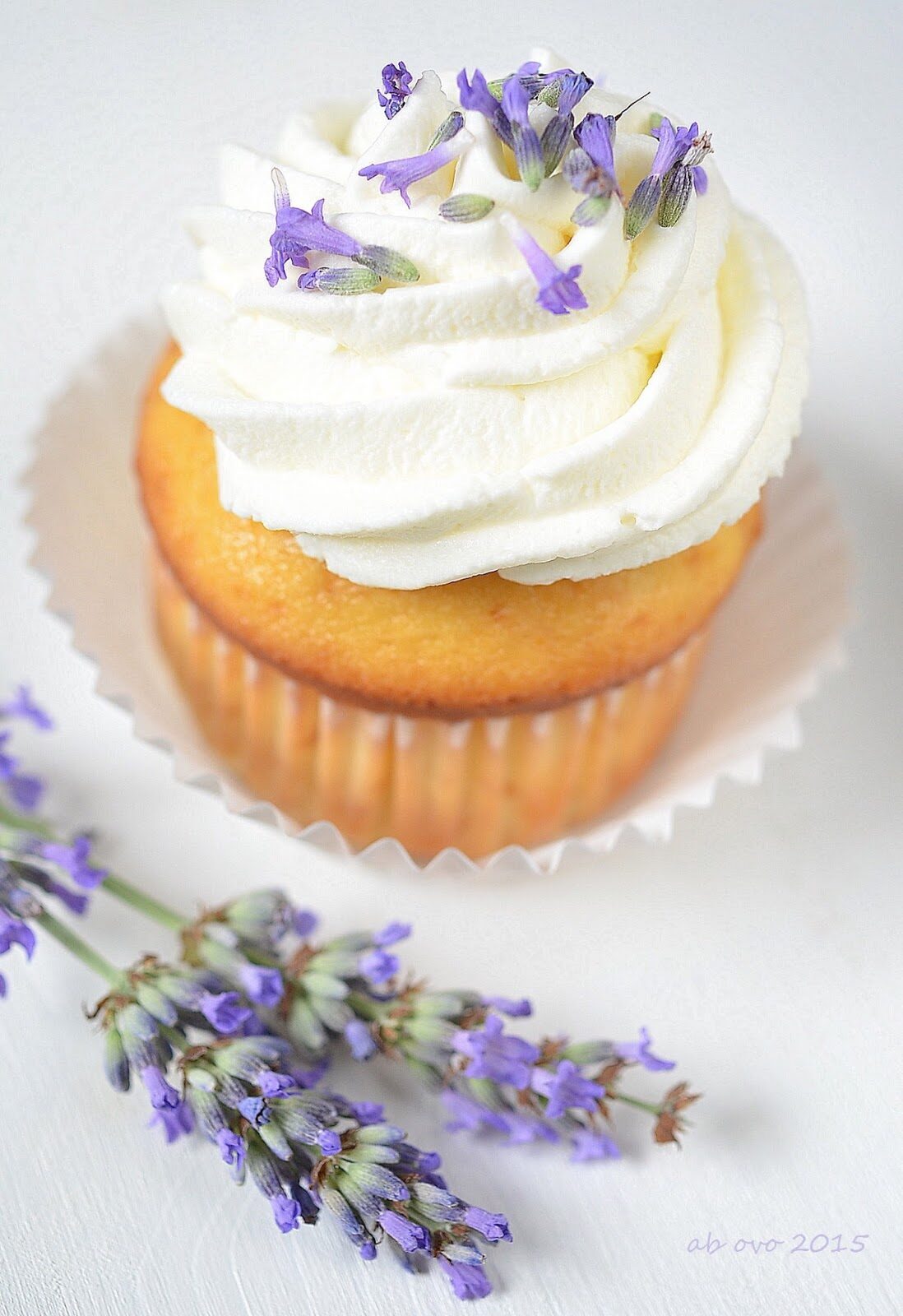 Cupcakes alla lavanda e limoncello