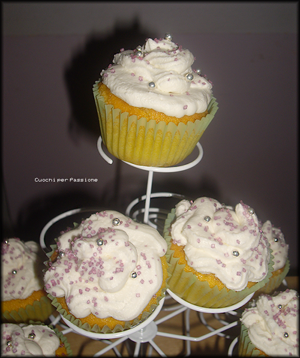 Cupcakes alla zucca e carote con frosting al mascarpone