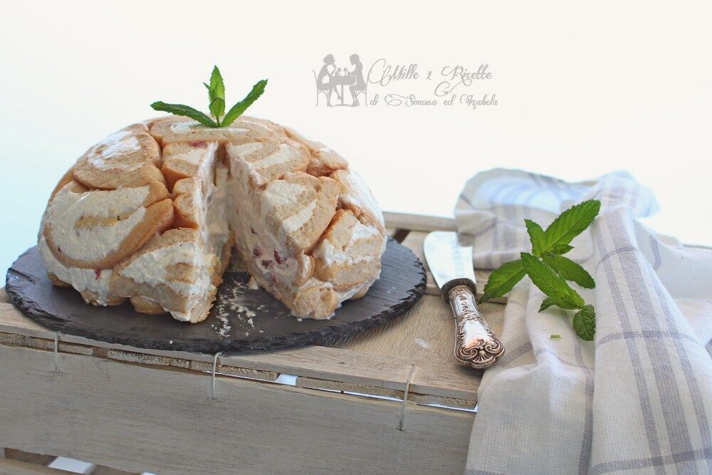 Cupola di girelle con bagna al rum e fragole e crema al mascarpone, senza cottura