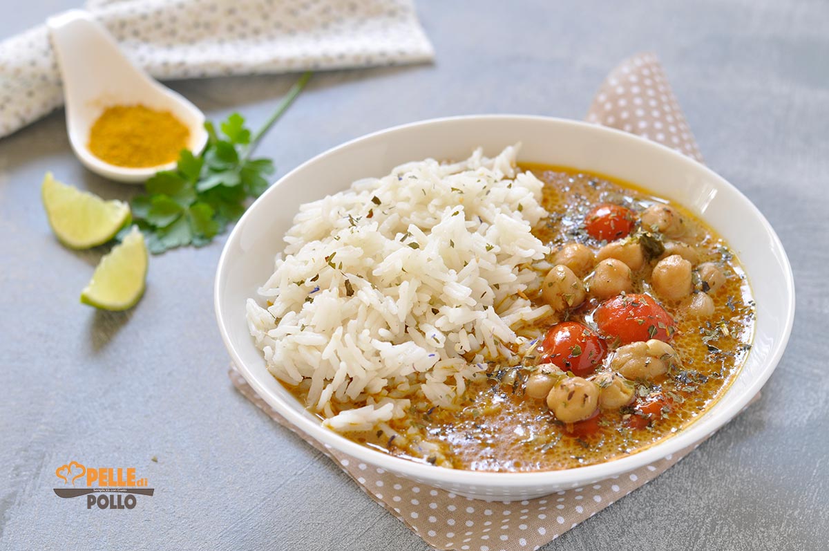 Curry di ceci con riso basmati e latte di cocco