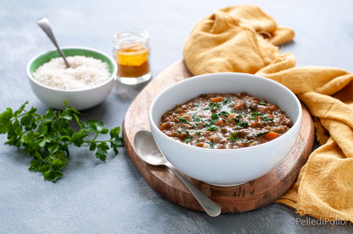 Curry di lenticchie con latte di cocco