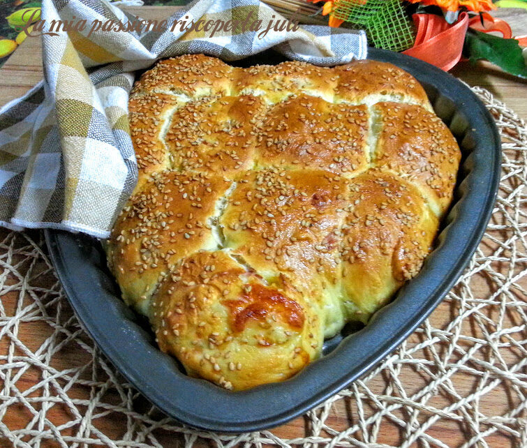 Danubio con prosciutto e mozzarella