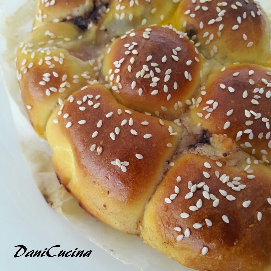 Danubio salato sofficissimo – prosciutto mozzarella pate’ olive
