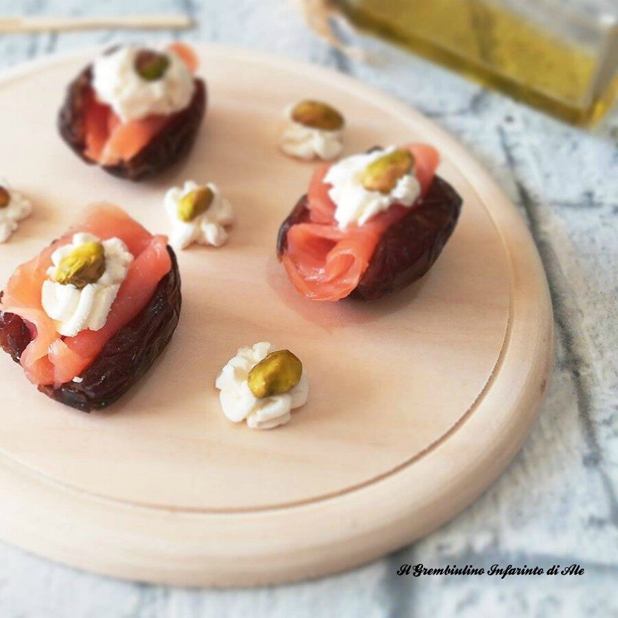 Datteri con robiola e salmone