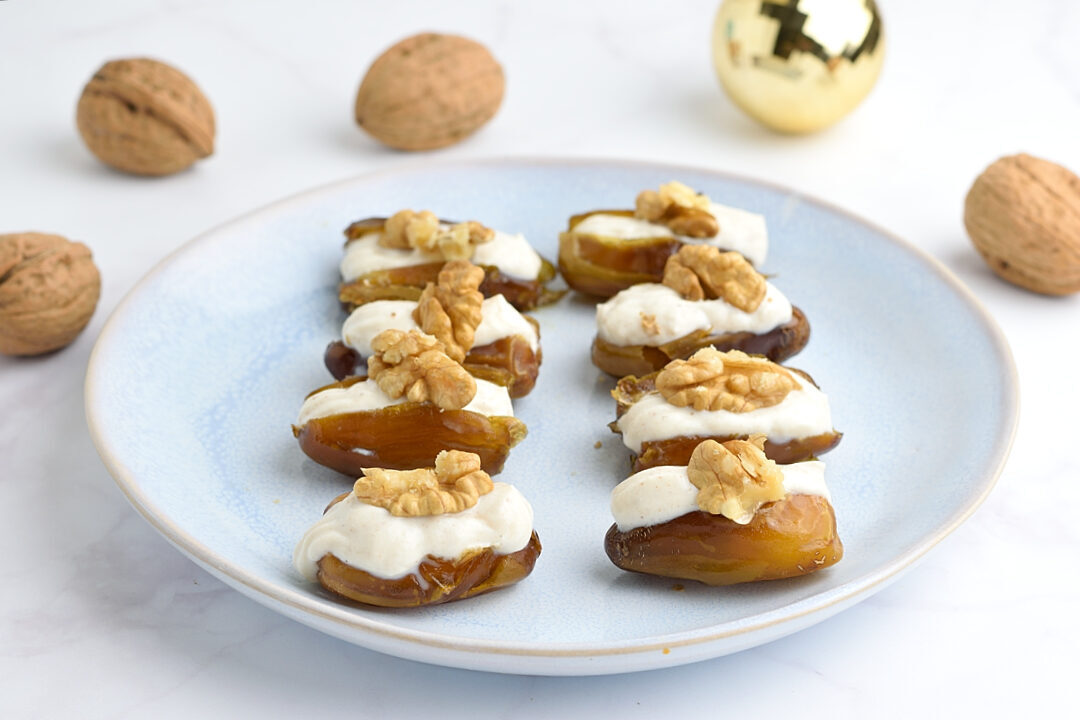 Datteri ripieni di ricotta e noci