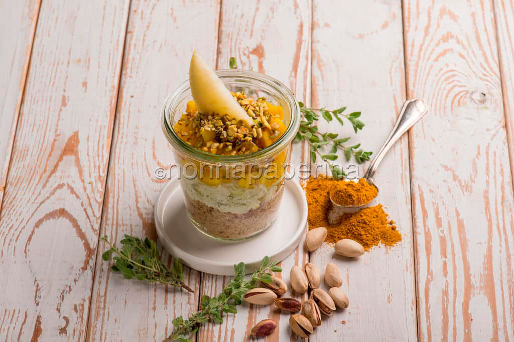 Deliziosa tortina con crema al formaggio e mele al curry