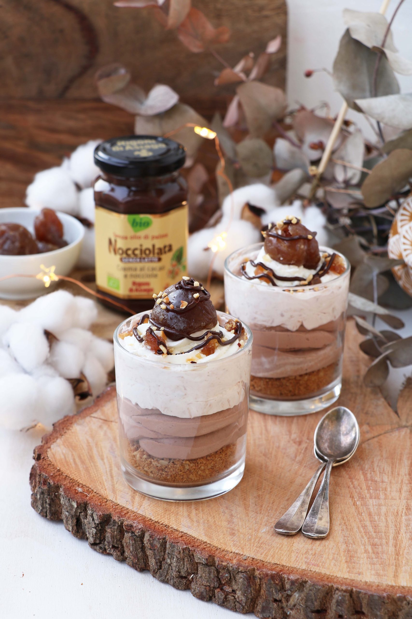 Dessert al cucchiaio alla nocciolata, marron glacé e panna montata