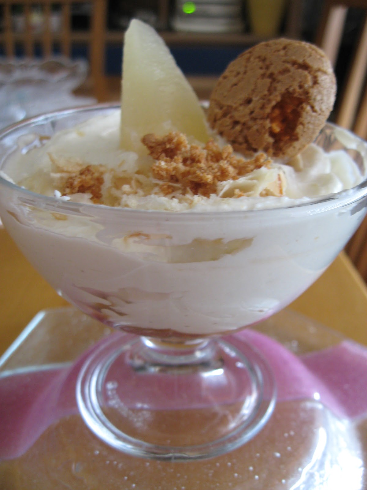 Dessert: coppa ricotta & pere all’amaretto