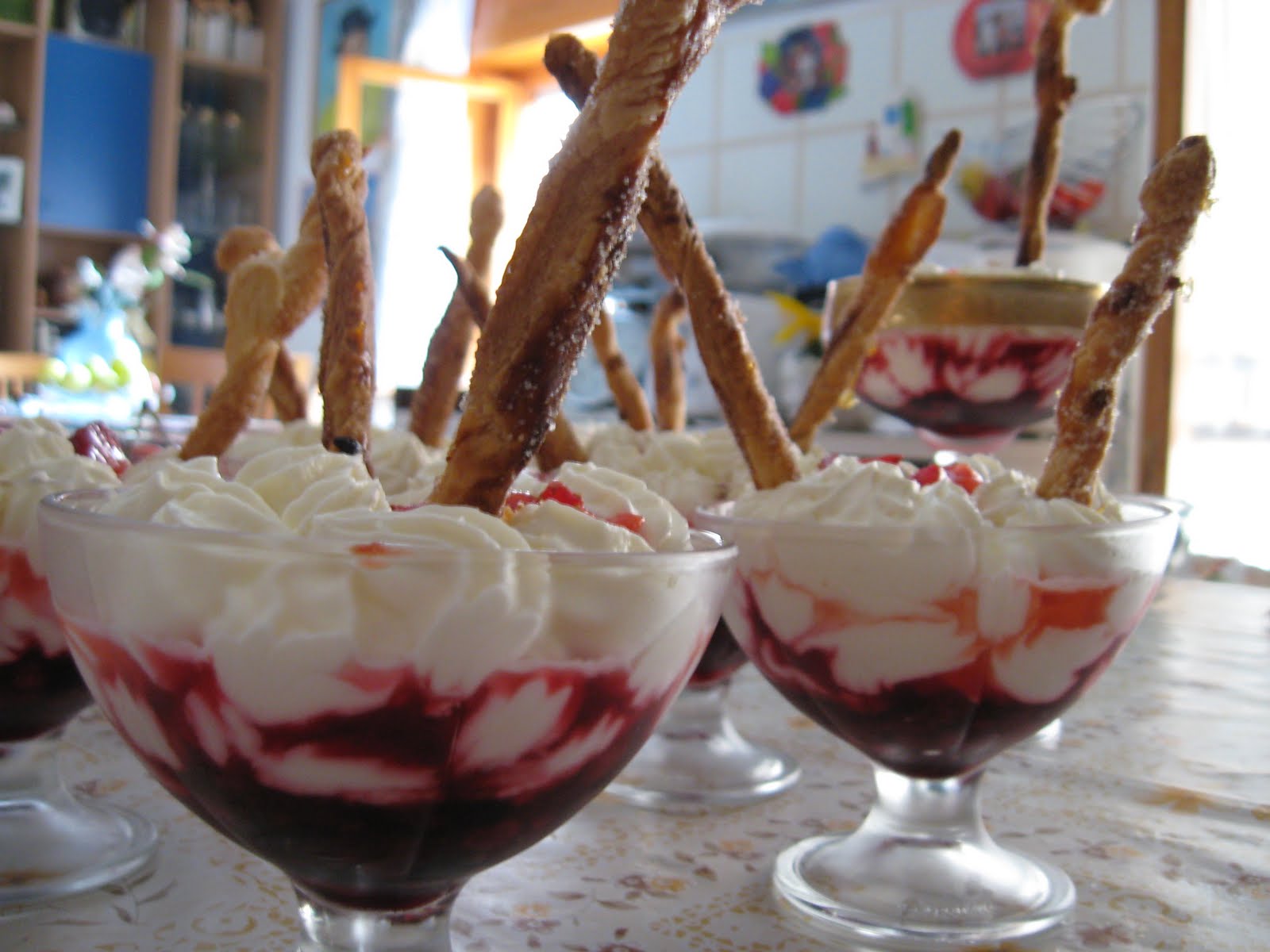 Dessert : coppe alla mousse di yogurt e frutti di bosco