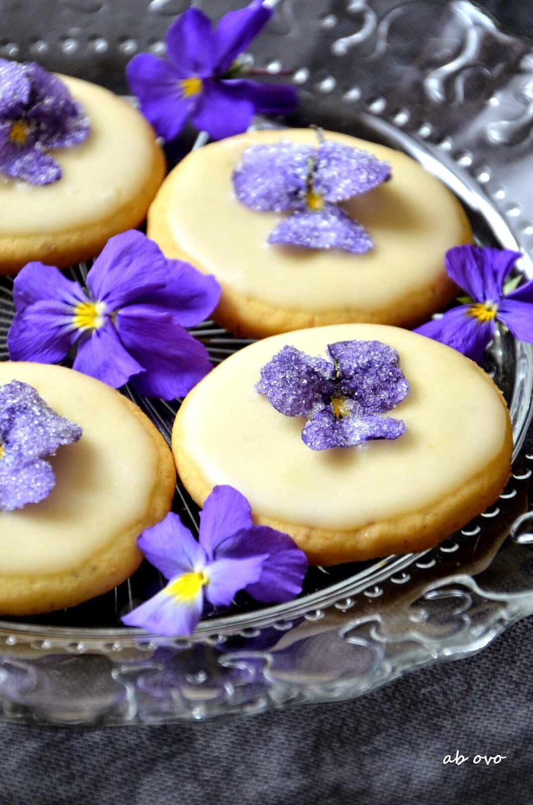 Di una passeggiata in montagna, violette a metà maggio e biscottini improvvisati