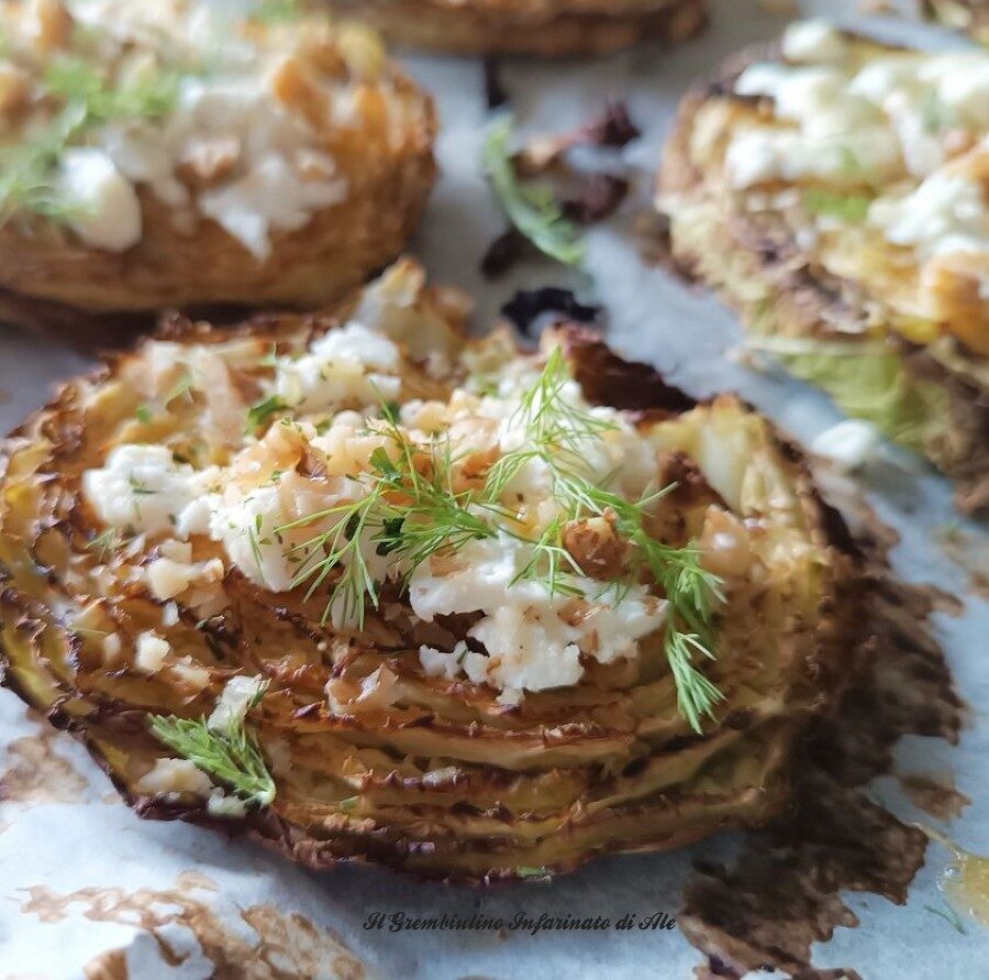Dischi di verza con feta noci e miele