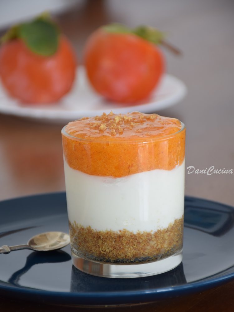 Dolce ai cachi con crema di yogurt