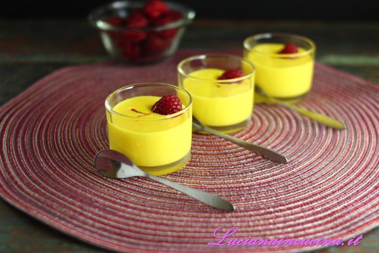 Dolce al cucchiaio con zafferano