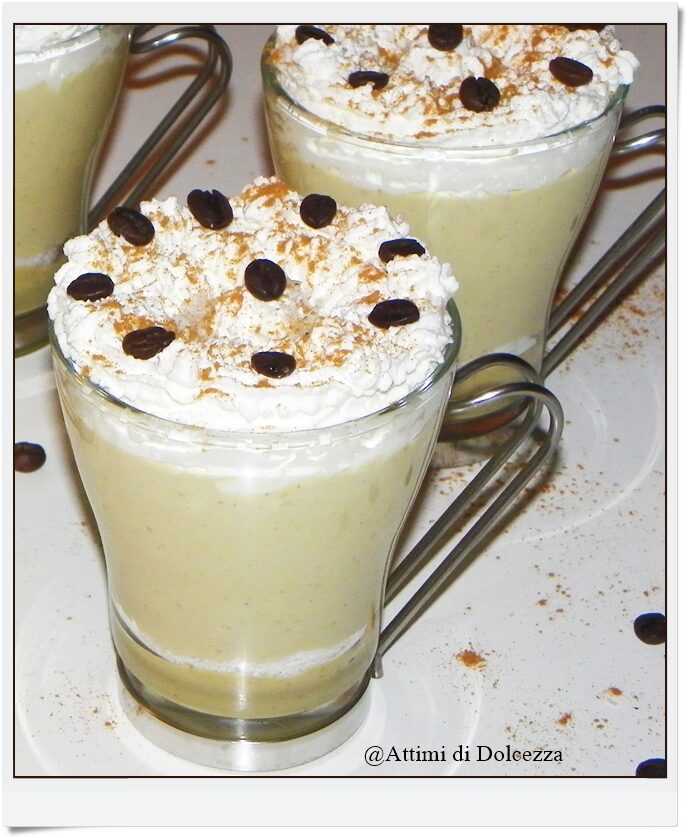 Dolce cappuccino al cucchiaio