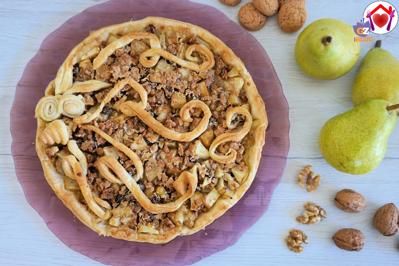 Dolce di sfoglia con pere, noci e amaretti