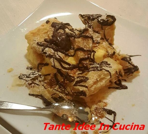 Dolce di sfogliatine con crema pasticcera