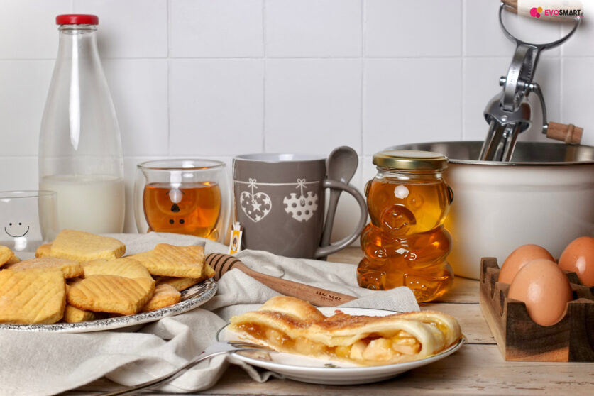 Dolce pausa facile e veloce: biscotti al miele e sfoglia di mele