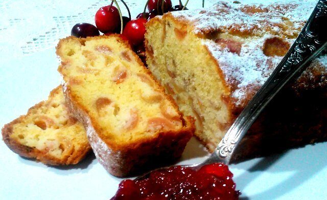 Dolce prelibato alle ciliegie