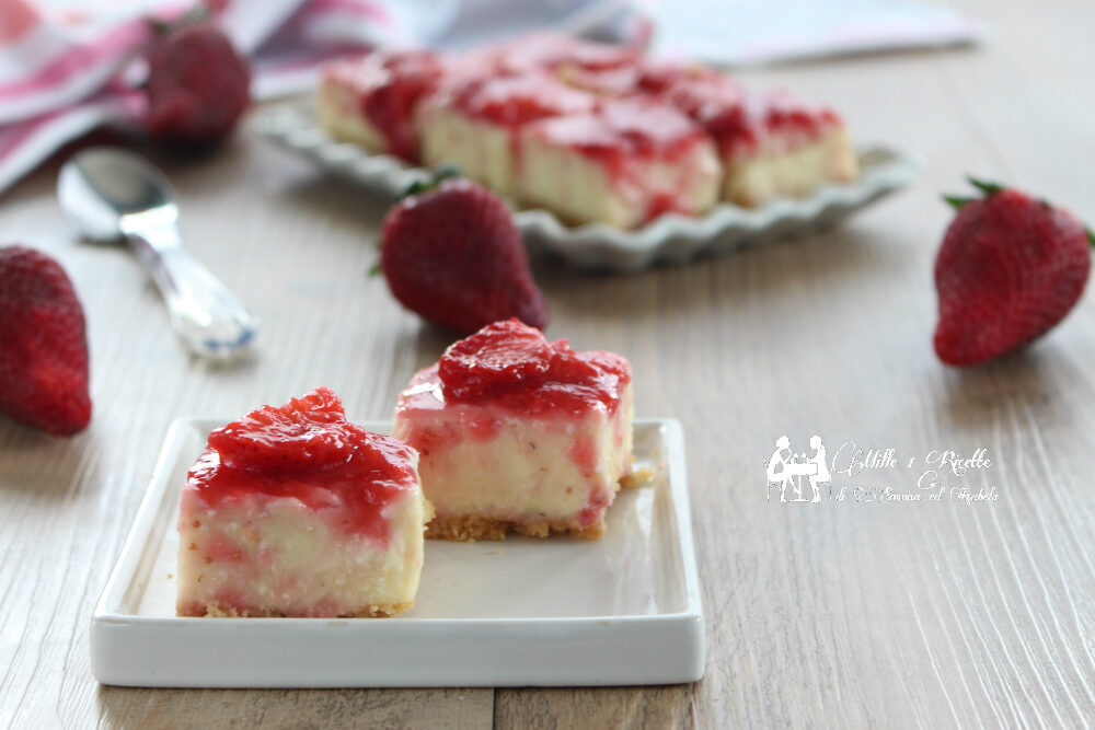 Dolcetti cremosi con salsa di fragole, senza forno