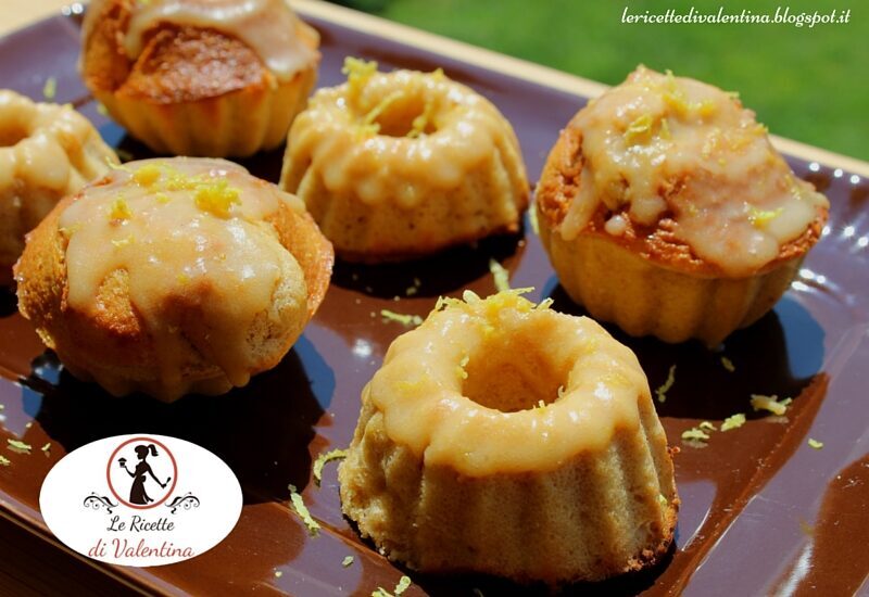 Dolcetti integrali soffici al limone cotti nella friggitrice ad aria