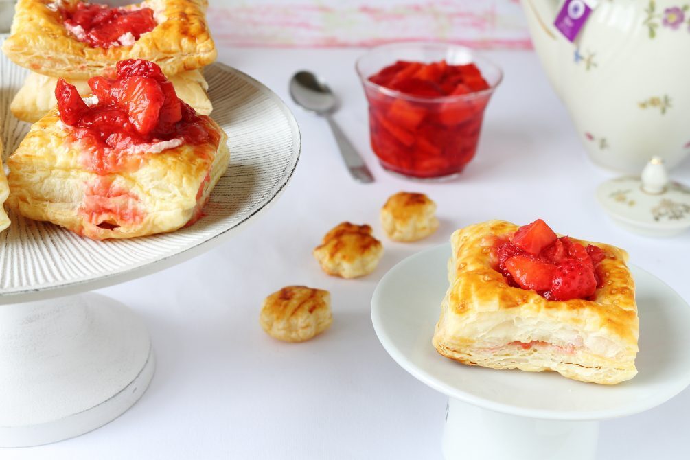 Dolci con le fragole: prepariamo le sfogliatine