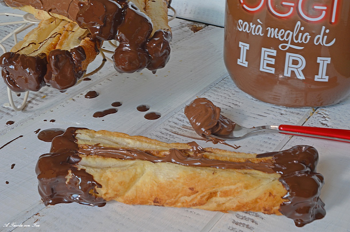 Dolci pasta sfoglia e nutella veloci