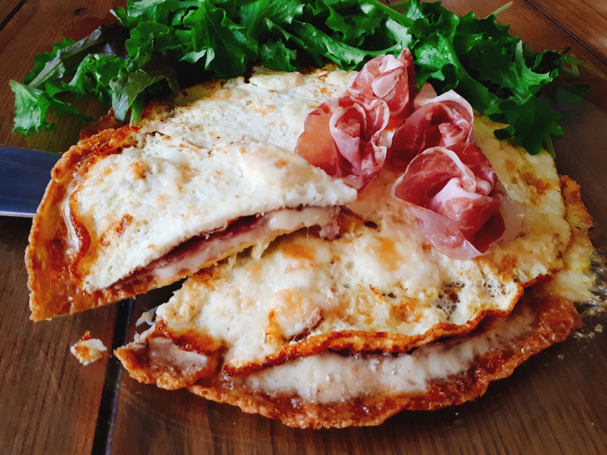Doppia frittata di albumi e taleggio