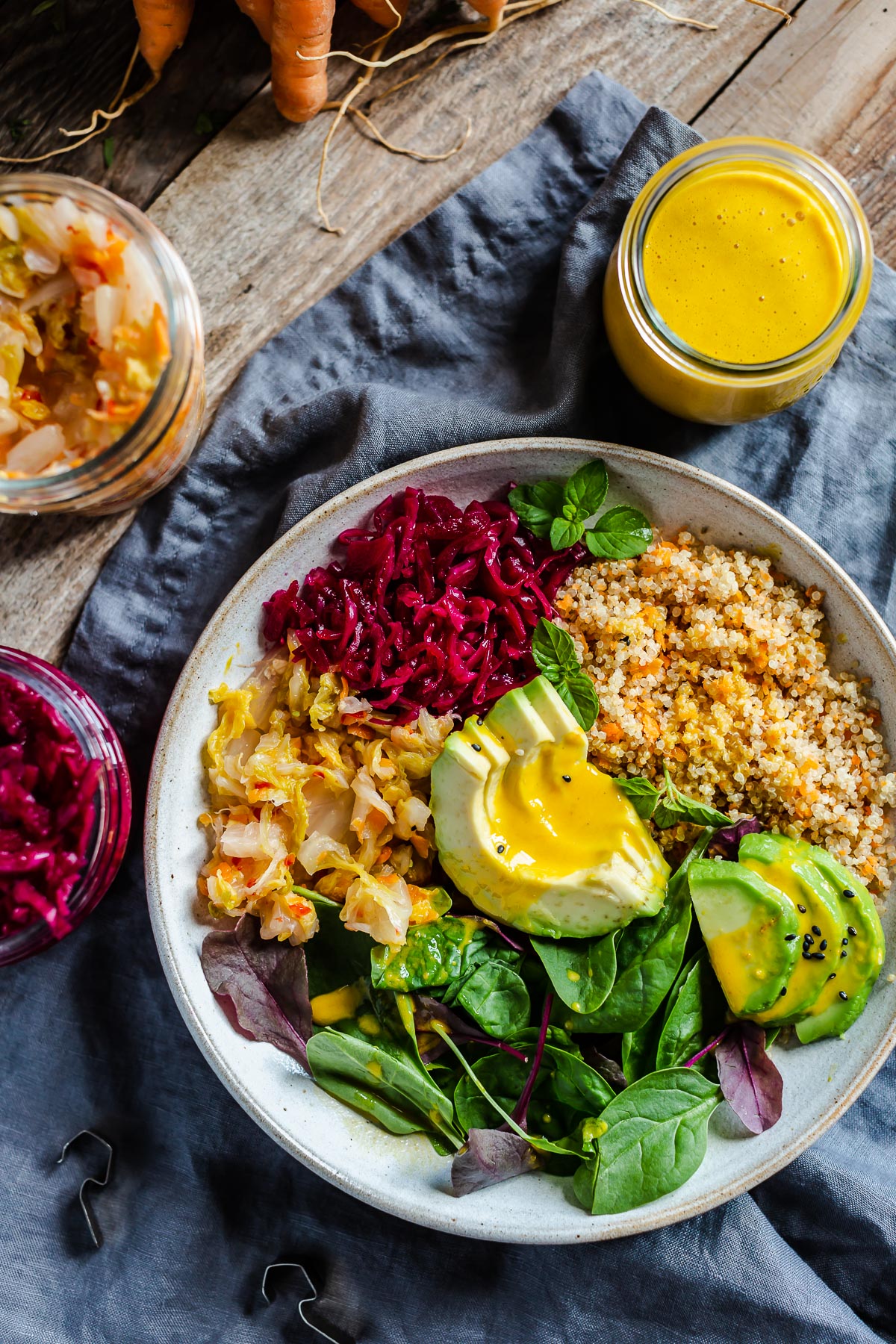 Dressing alle carote e zenzero per buddha bowls e insalate