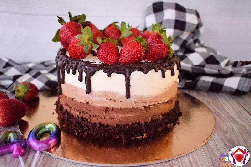 Drip cake ai tre cioccolati