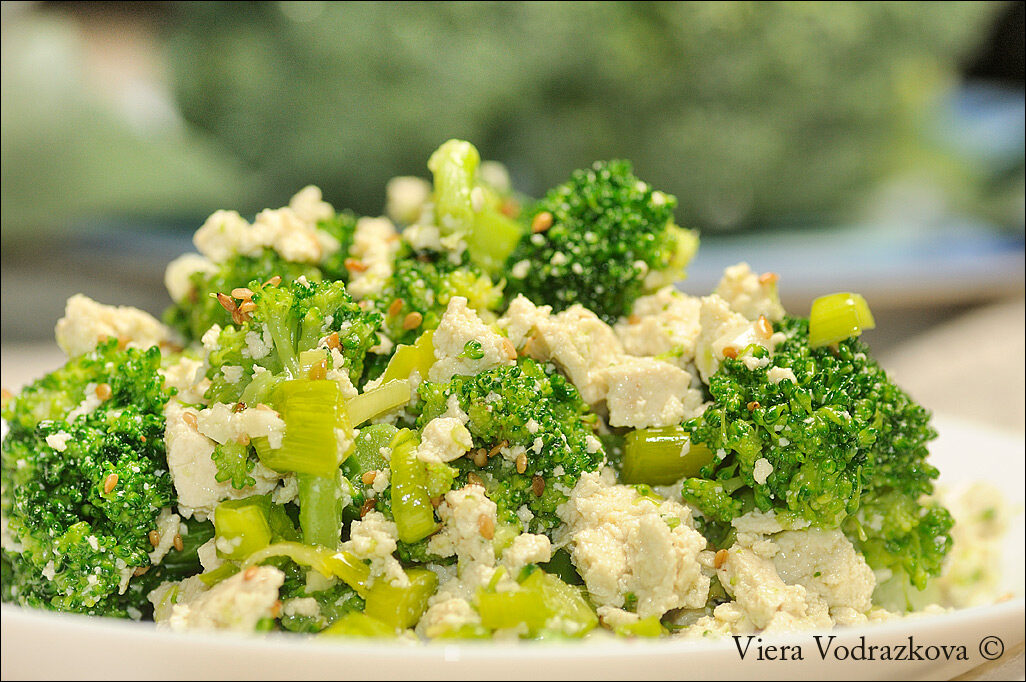 Dubu-muchim broccoli alla coreana senza glutine