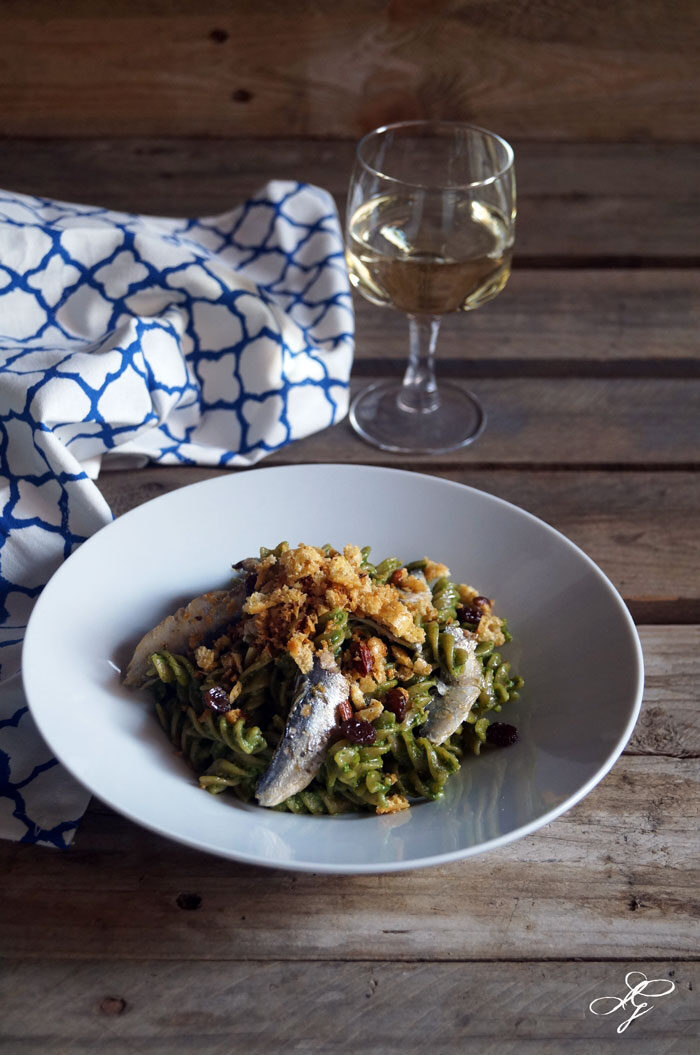 Essenza: fusilli integrali con alici e pesto di cime di rapa