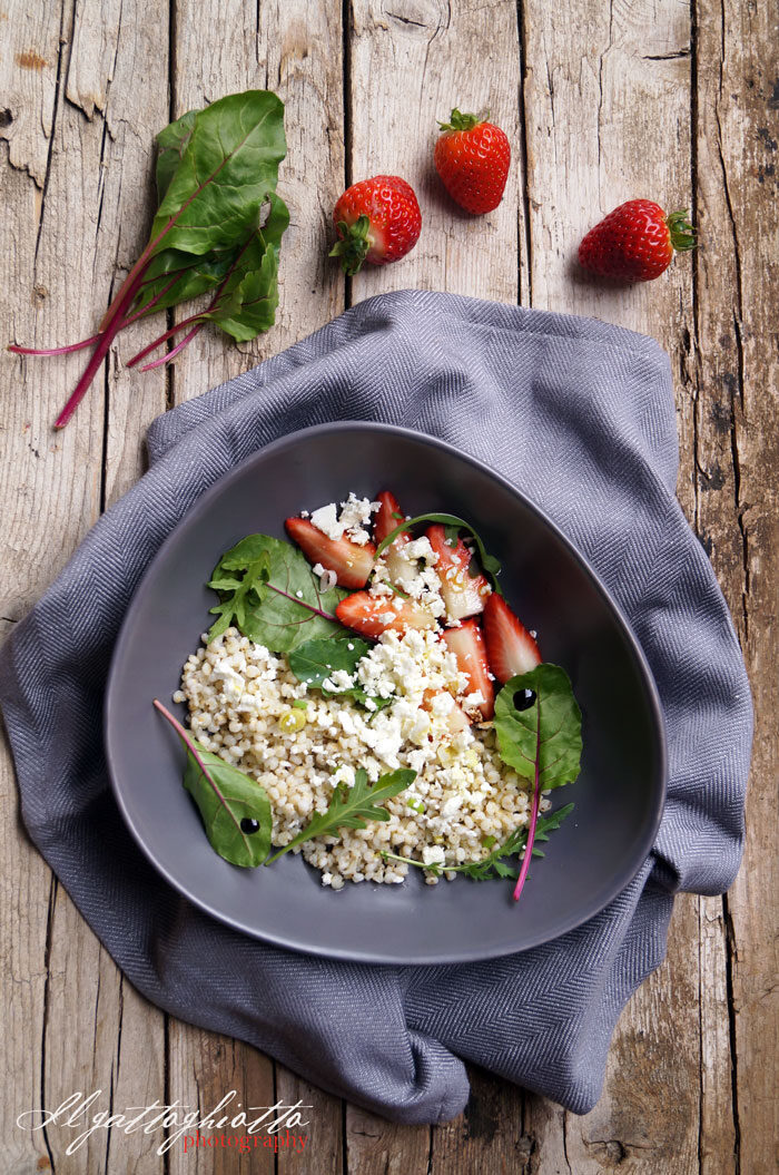 Essenza: Insalata di sorgo con fragole, feta e aceto balsamico invecchiato di Modena