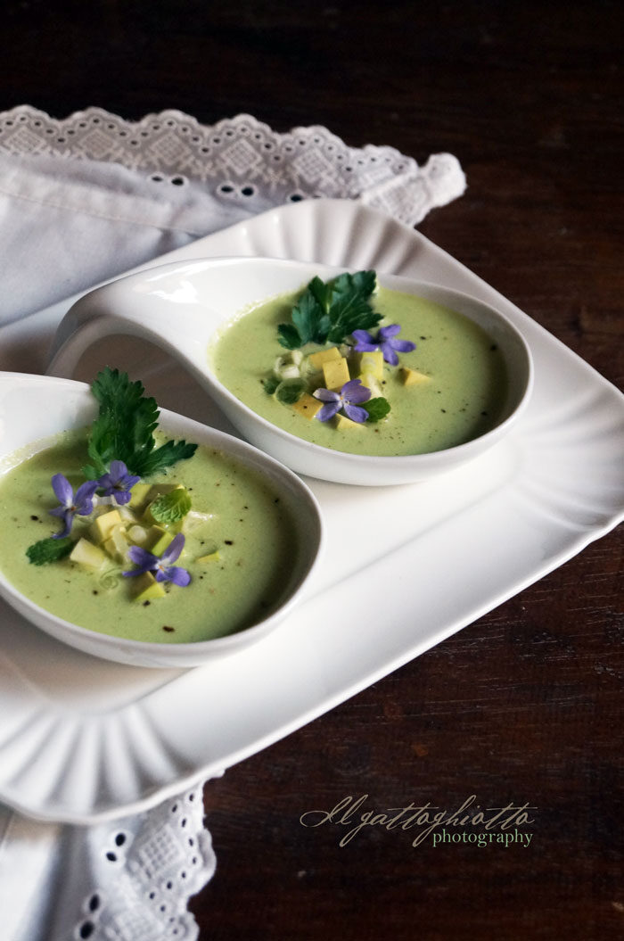 Essenza: zuppa fredda di cetrioli e avocado