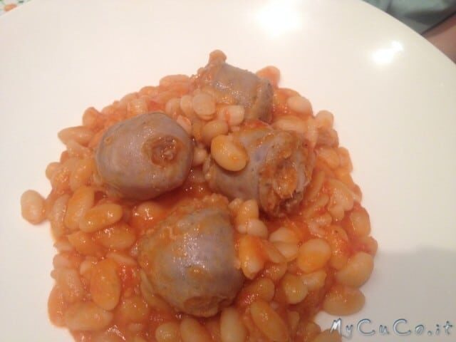 Fagioli all’uccelletto con salsiccia toscana