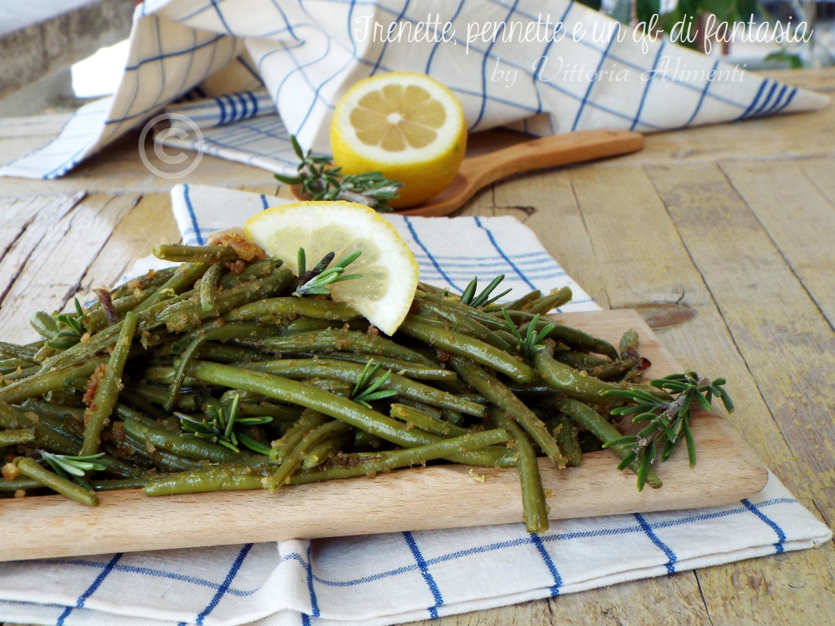 Fagiolini con mollica di pane croccante