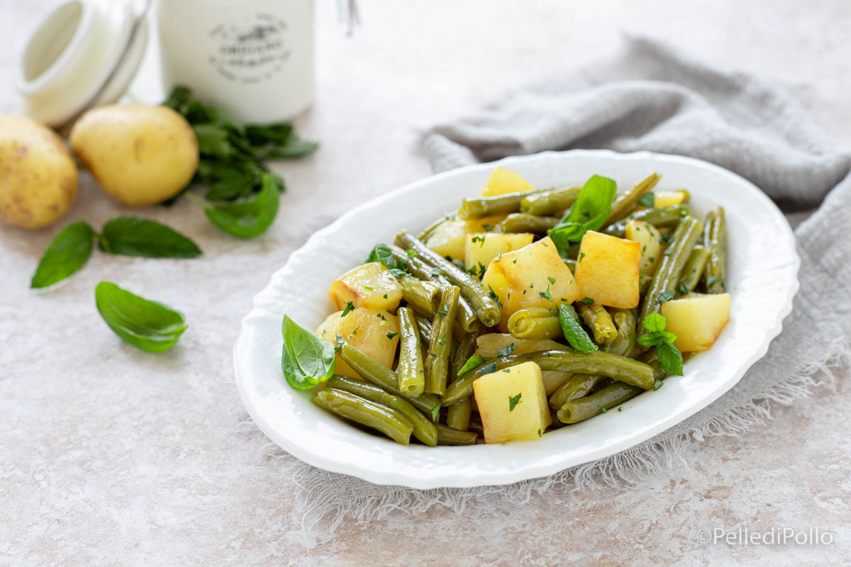 Fagiolini e patate in padella alle erbe