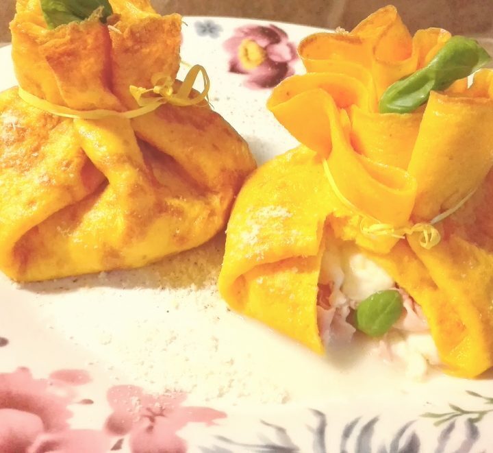 Fagottini di frittata ripieni