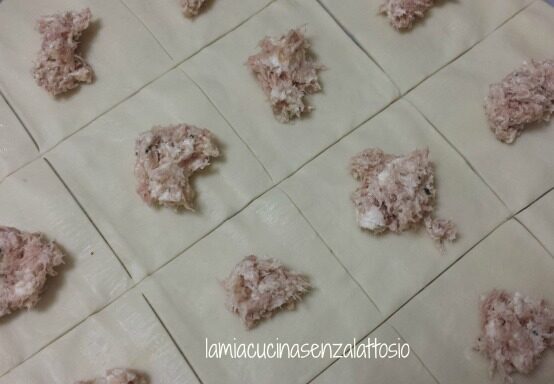 Fagottini di pasta sfoglia al tonno – senza lattosio
