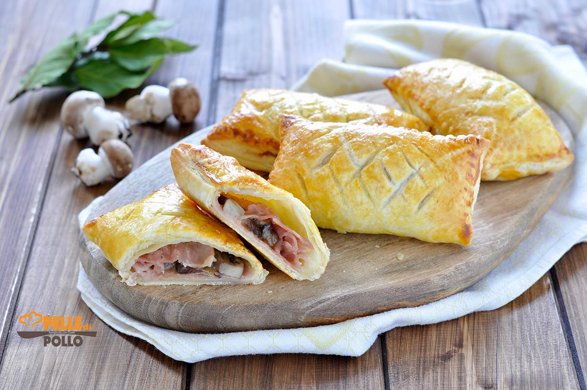 Fagottini di sfoglia con prosciutto e funghi