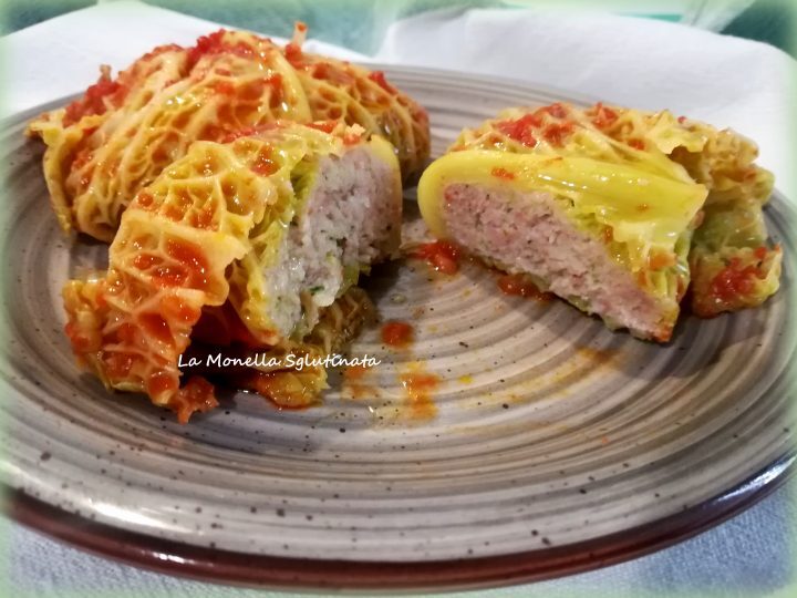Fagottini di verza ripieni di mortadella