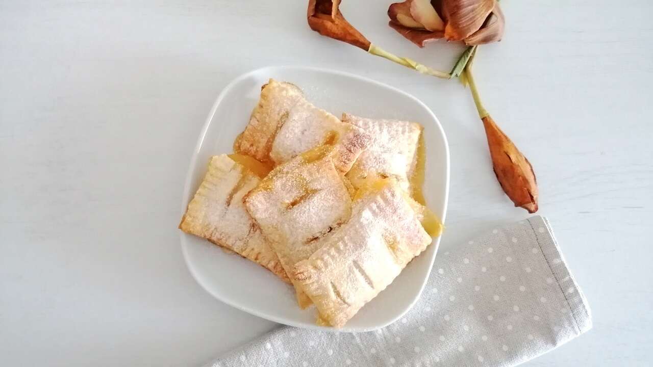 Fagottini sfoglia e marmellata, super facili