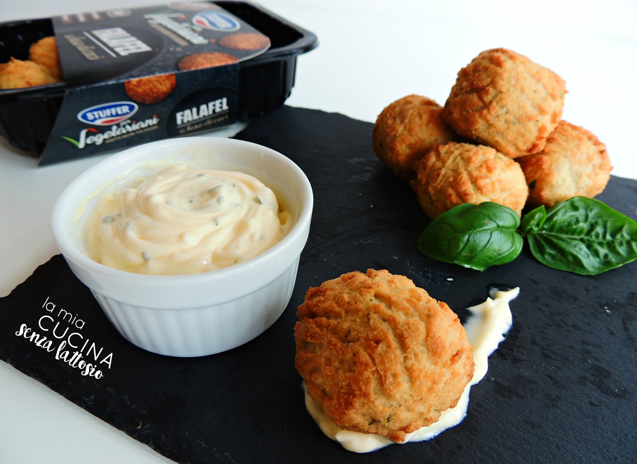 Falafel ai ceci con maionese alle erbe vegana