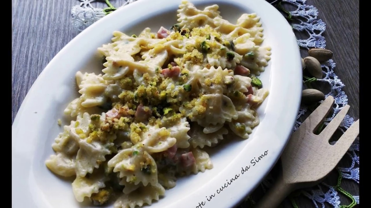 Farfalle al pesto di pistacchi e prosciutto