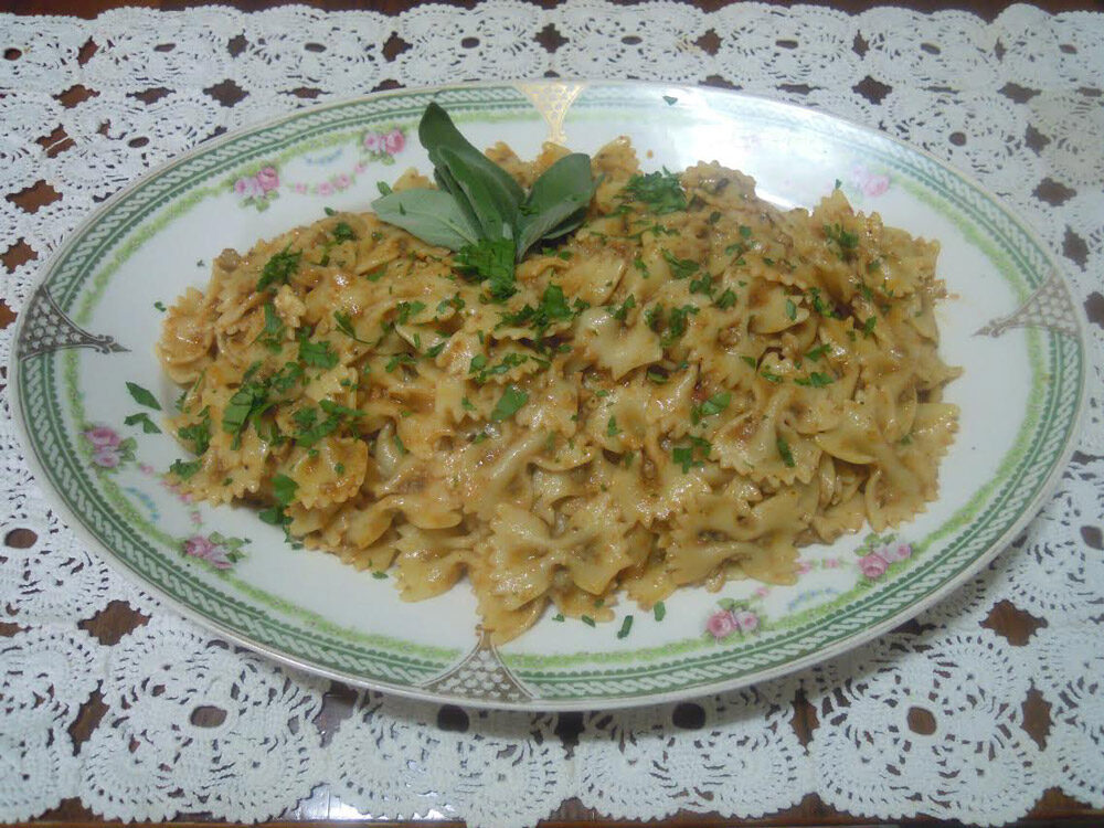 Farfalle al ragù di fegatini
