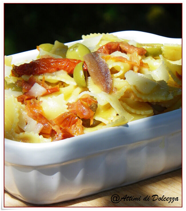Farfalle alle olive e pomodori secchi