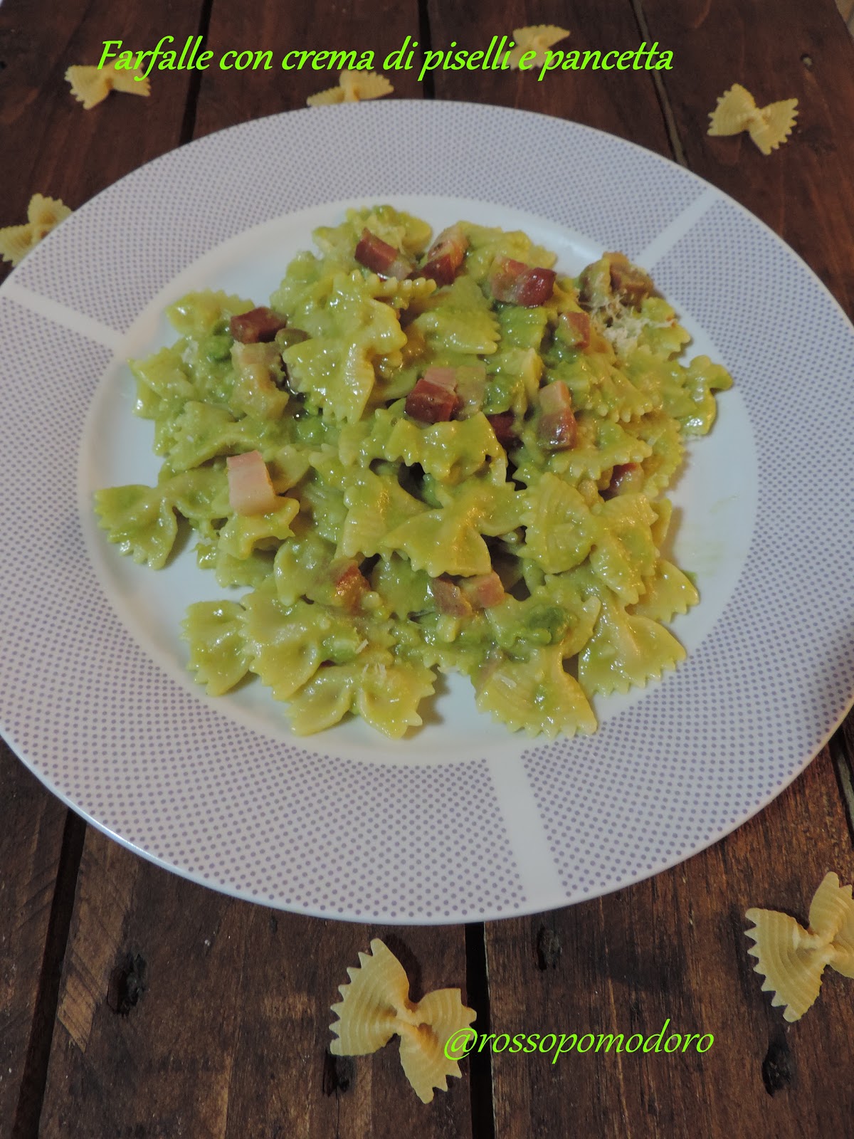 Farfalle con crema di piselli e pancetta