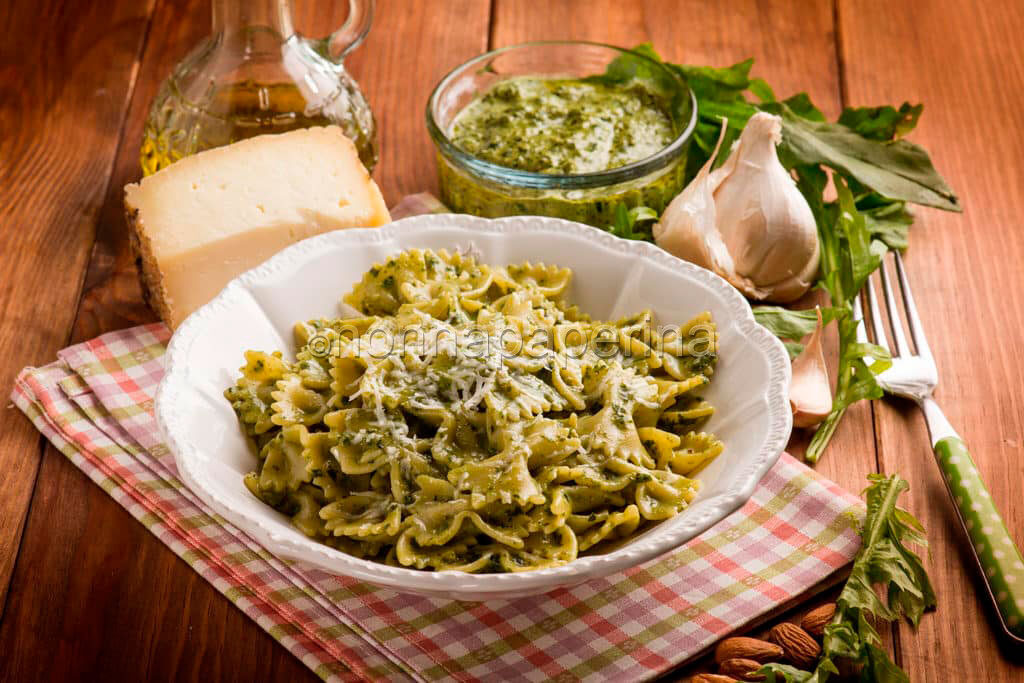 Farfalle con pesto di tarassaco, un primo per stupire!