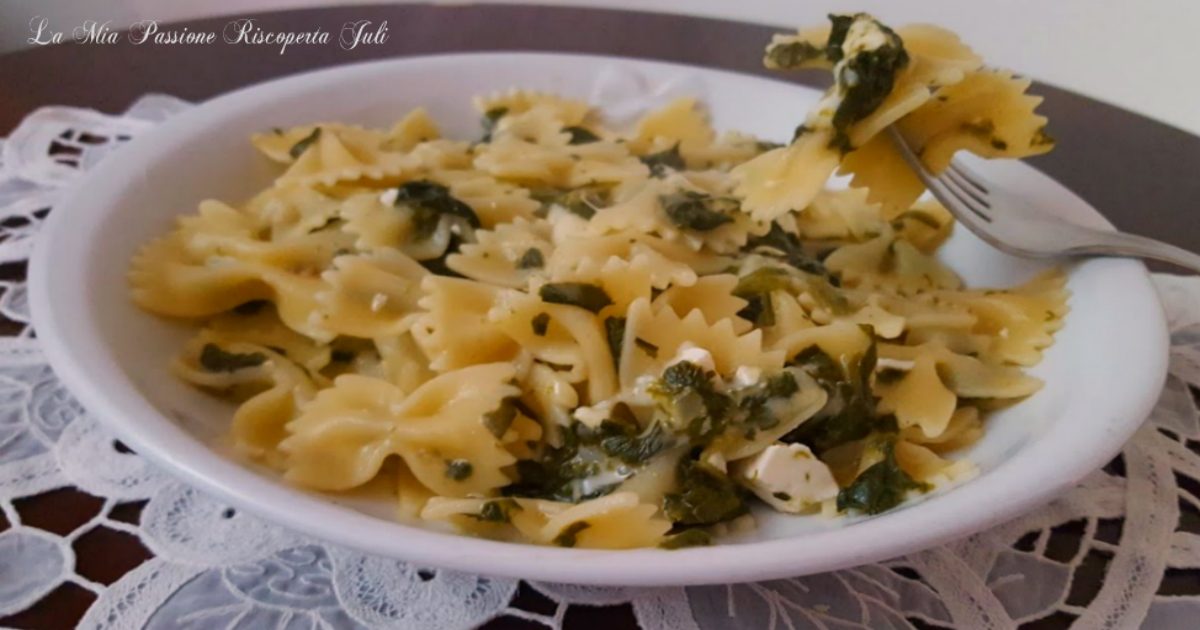 Farfalle con spinaci e formaggi